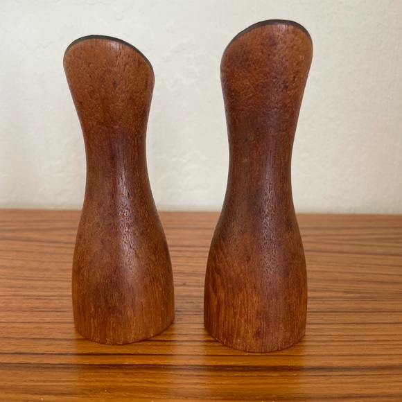 SOLD//Vintage Mid Century Salt & Pepper Shaker Set MCM - Picture 4 of 8